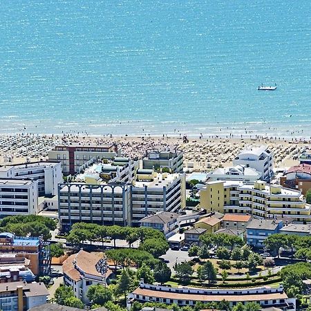 Residence Cristoforo Colombo - Carraro Immobiliare - Family Apartments Каорле Екстер'єр фото