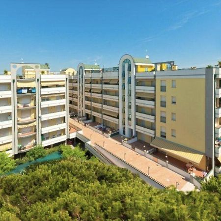 Residence Cristoforo Colombo - Carraro Immobiliare - Family Apartments Каорле Екстер'єр фото