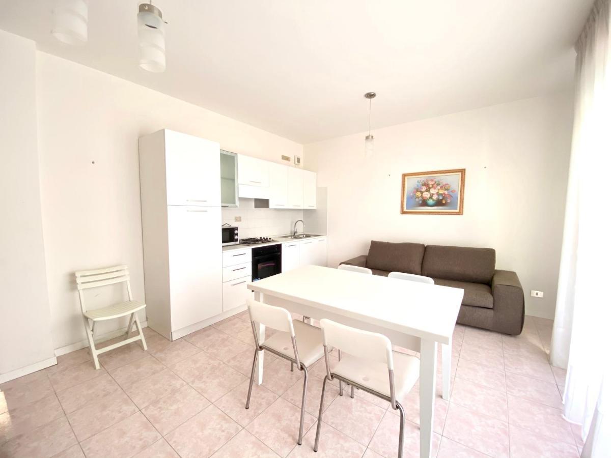 Residence Cristoforo Colombo - Carraro Immobiliare - Family Apartments Каорле Екстер'єр фото