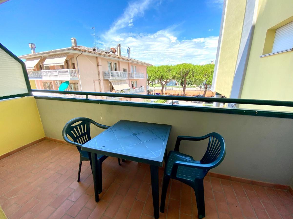 Residence Cristoforo Colombo - Carraro Immobiliare - Family Apartments Каорле Екстер'єр фото